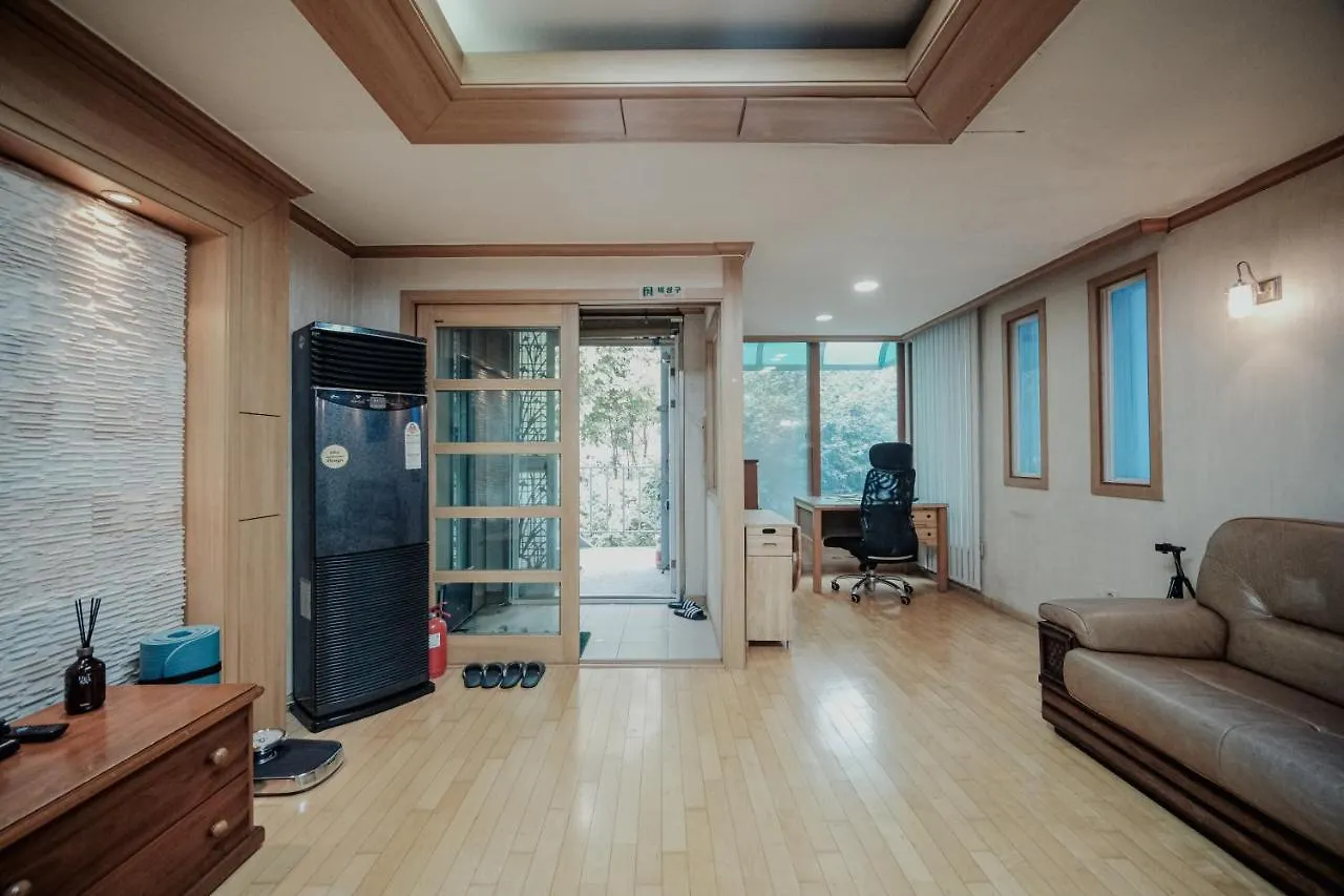 Yeonnam-Dong Edge House_Honeymoon Yeonnam Lejlighed Seoul